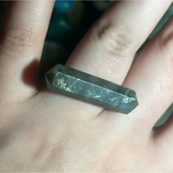 Sale! 'Ceremony' Size 7 DT Labradorite Ring - Picture 2 of 6